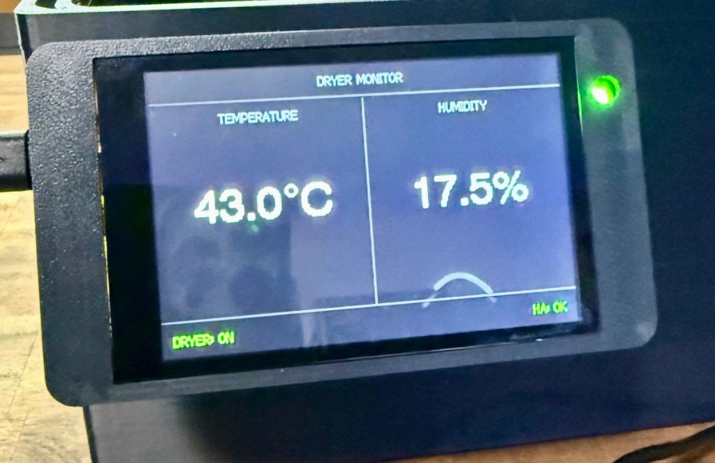 SnapTouch Basic: handheld showing dryer monitor with temperature and humidity